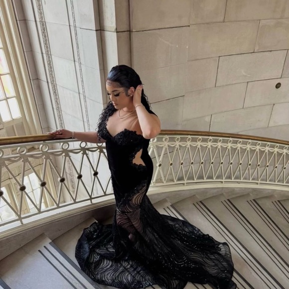 Elegant Black Evening Gown with Lace and Sheer Panels